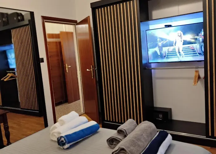 Dominick Apartment *