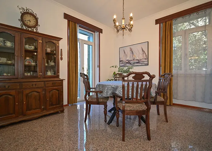 Dominick Apartment