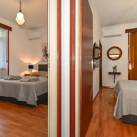 Dominick Apartman *