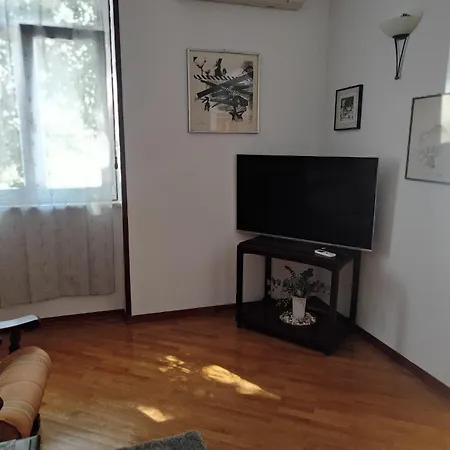 Dominick Apartman